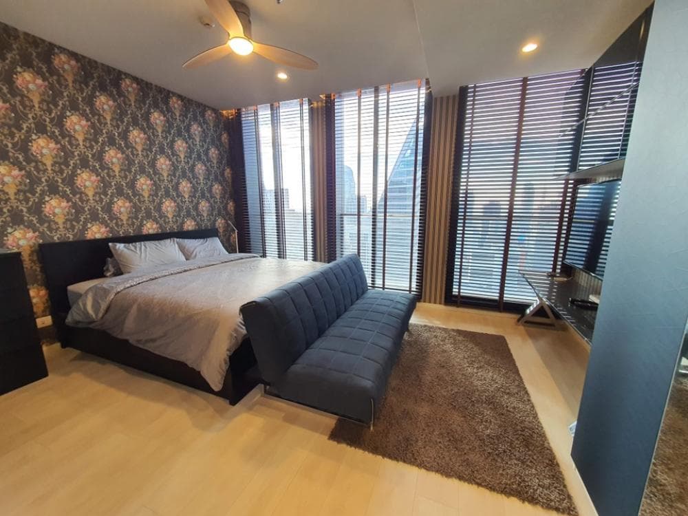 4955 – 102_living_room.jpg