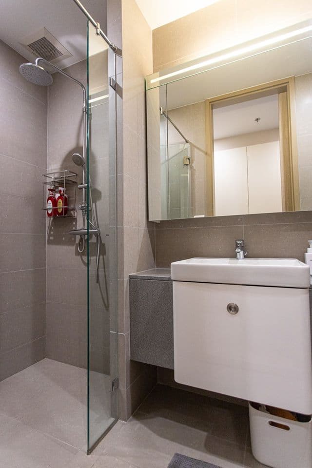4958 – 301_bathroom.jpg