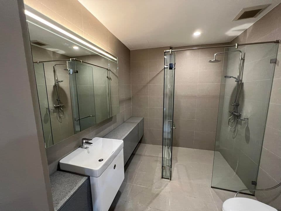 4959 – 302_bathroom.jpg