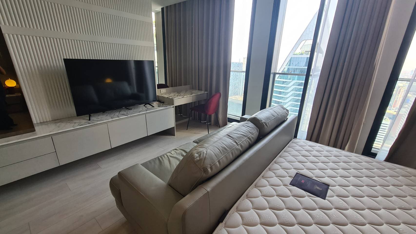 4960 – 103_living_room.jpg