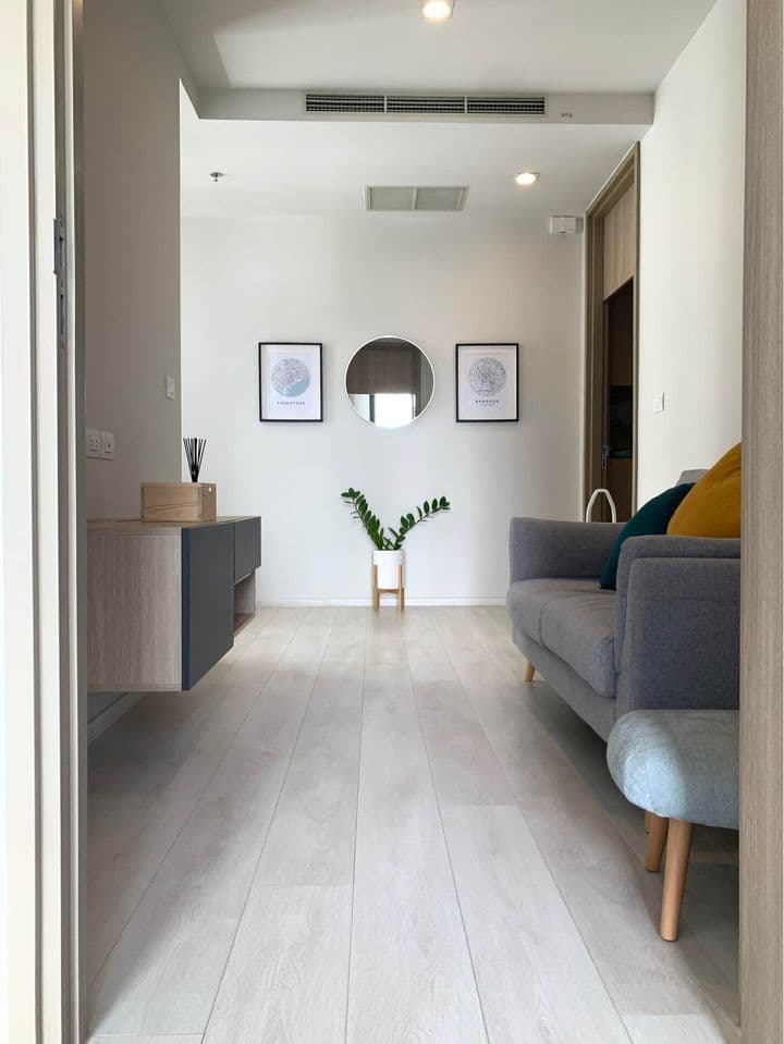 4962 – 102_living_room.jpg