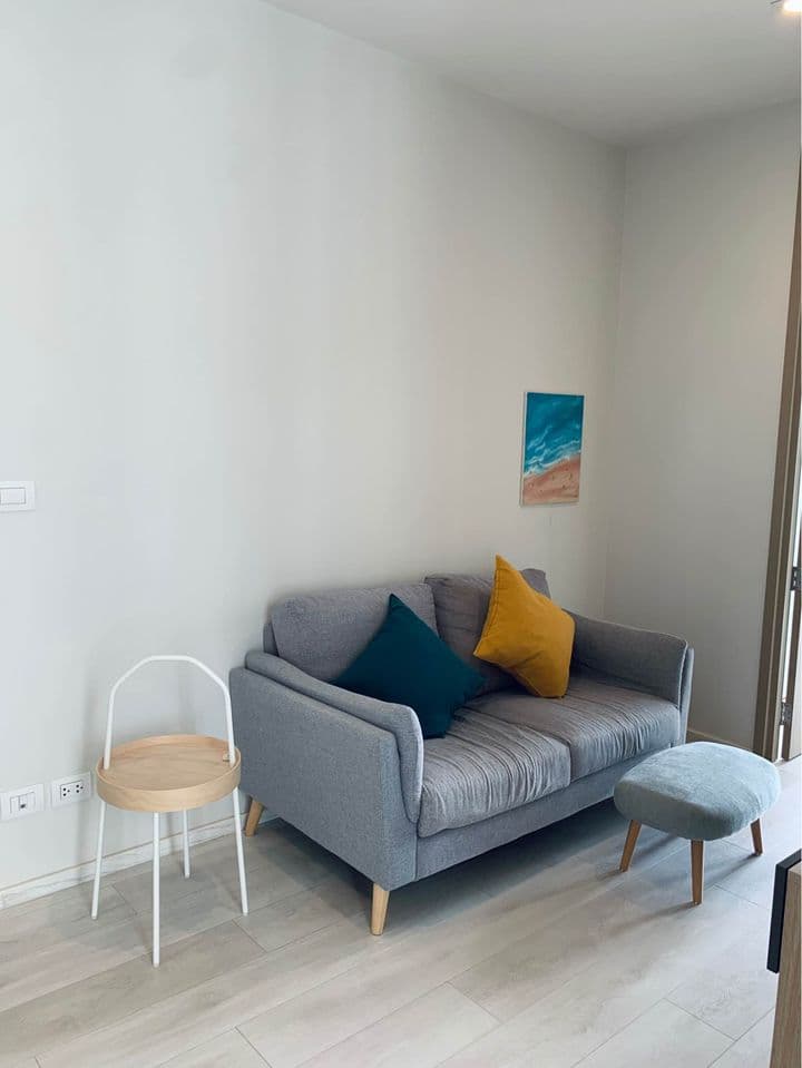 4962 – 103_living_room.jpg
