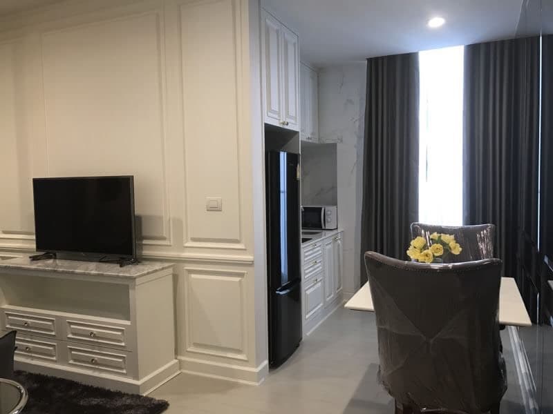 4963 – 102_living_room.jpg
