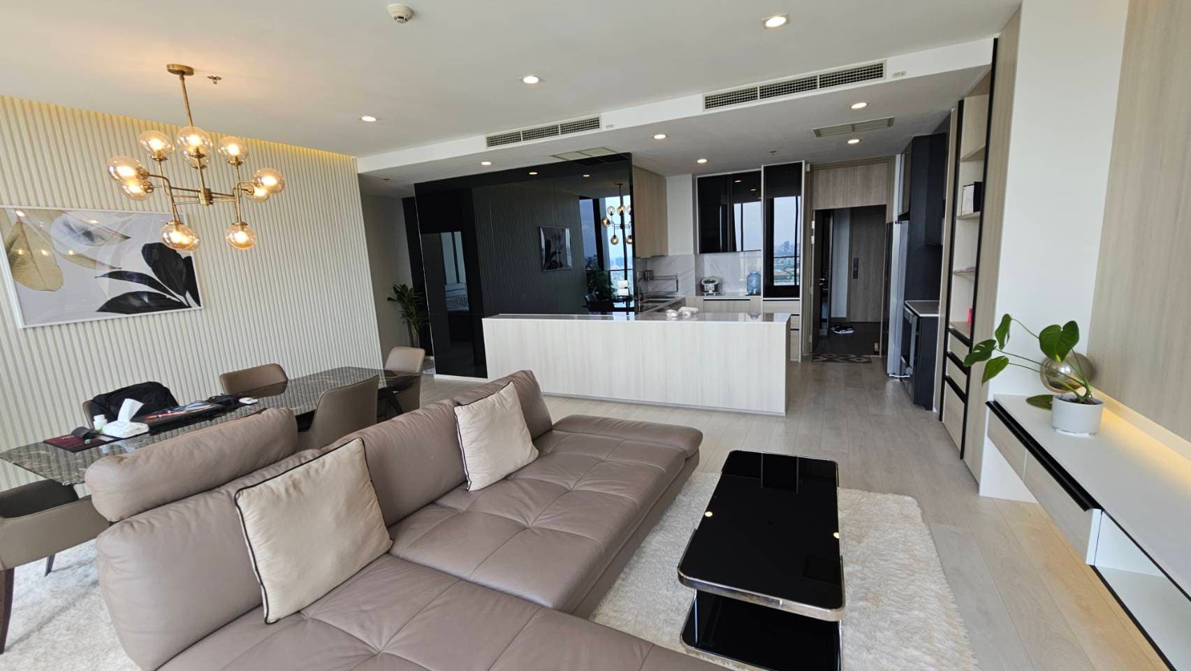 4964 – 103_living_room.jpg
