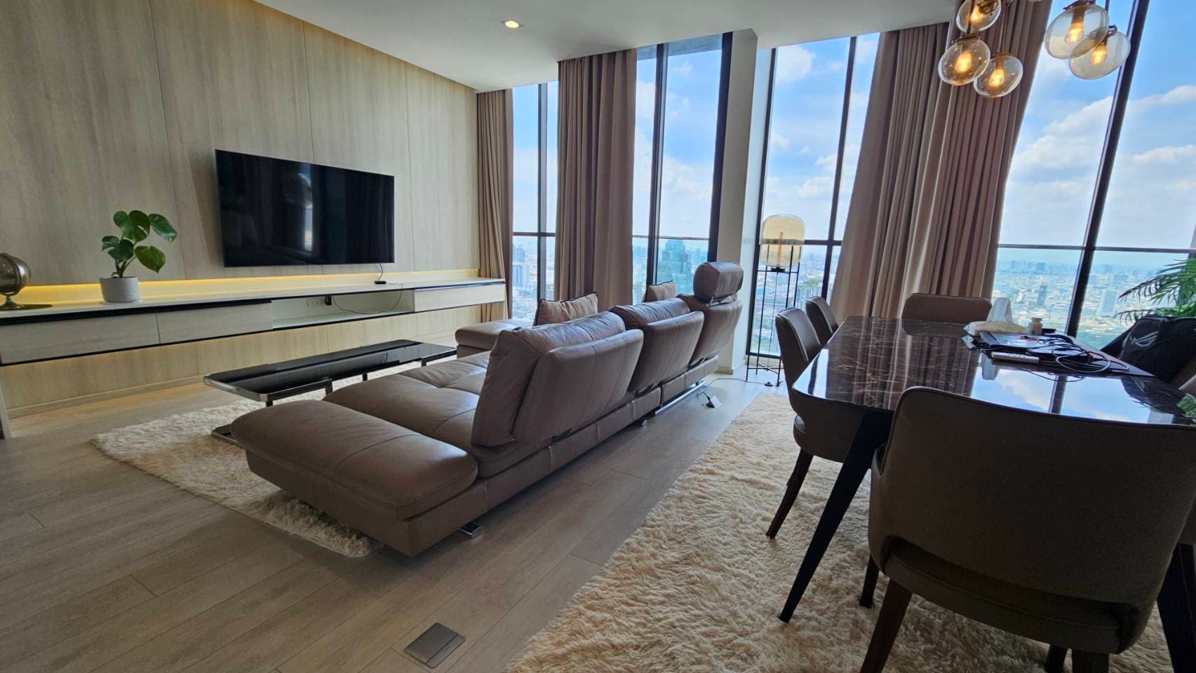 4964 – 109_living_room.jpg