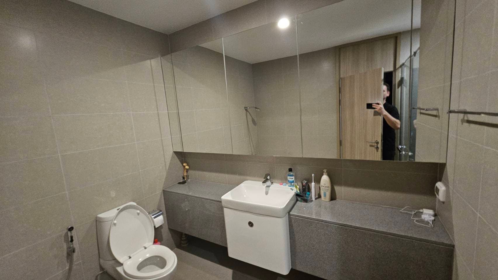 4964 – 304_bathroom.jpg