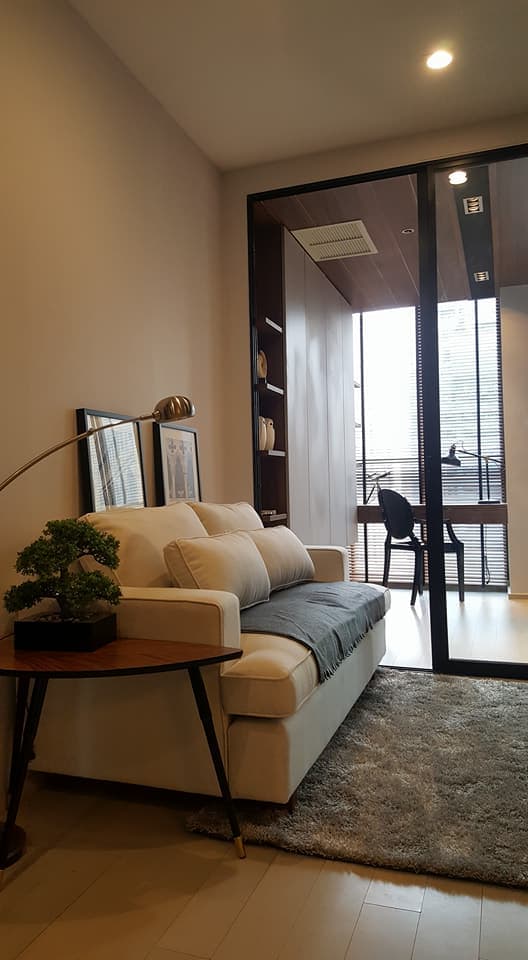 4967 – 102_living_room.jpg