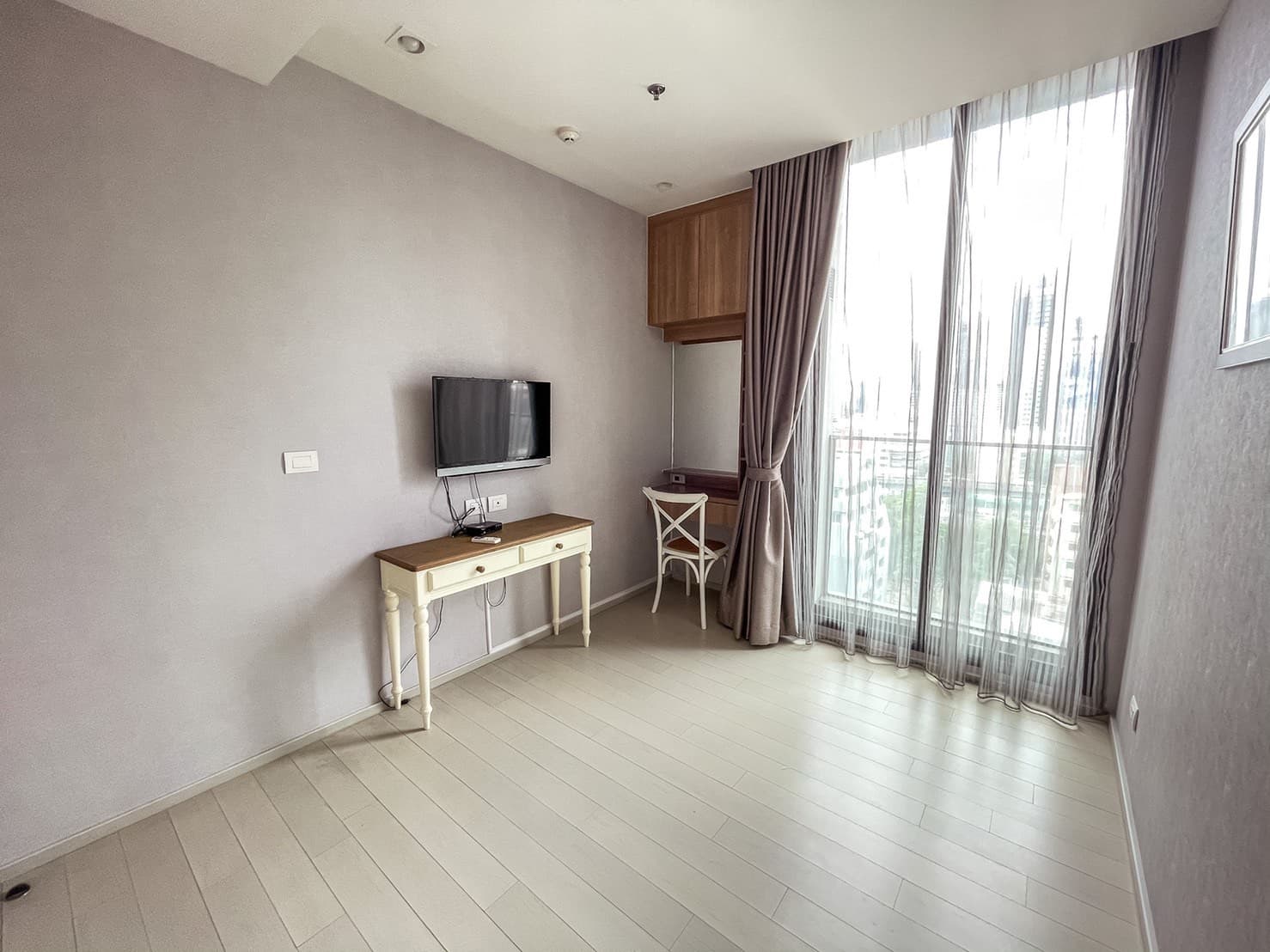 4969 – 103_living_room.jpg