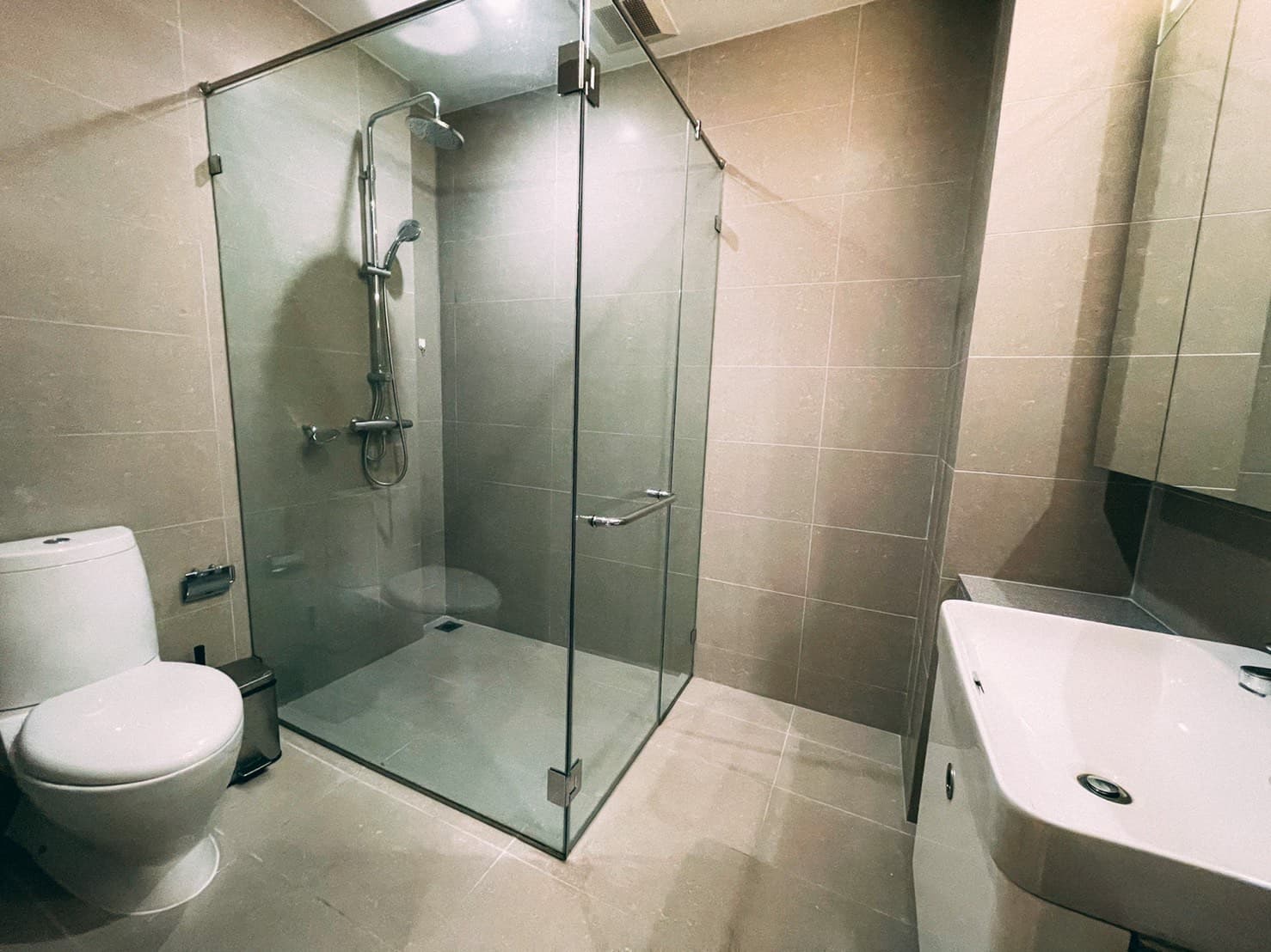 4969 – 301_bathroom.jpg