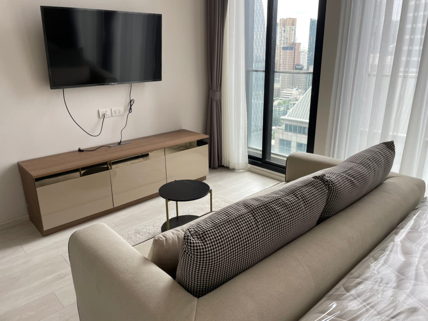 4970 – 101_living_room.jpg