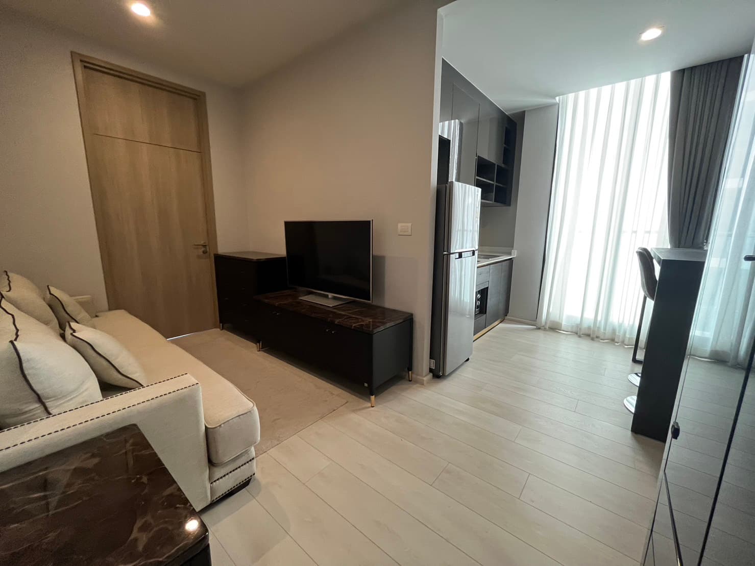 4971 – 101_living_room.jpg