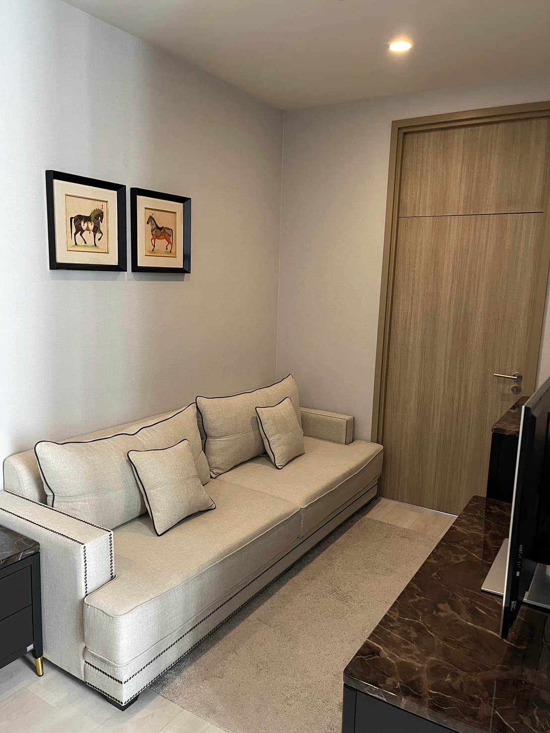 4971 – 102_living_room.jpg