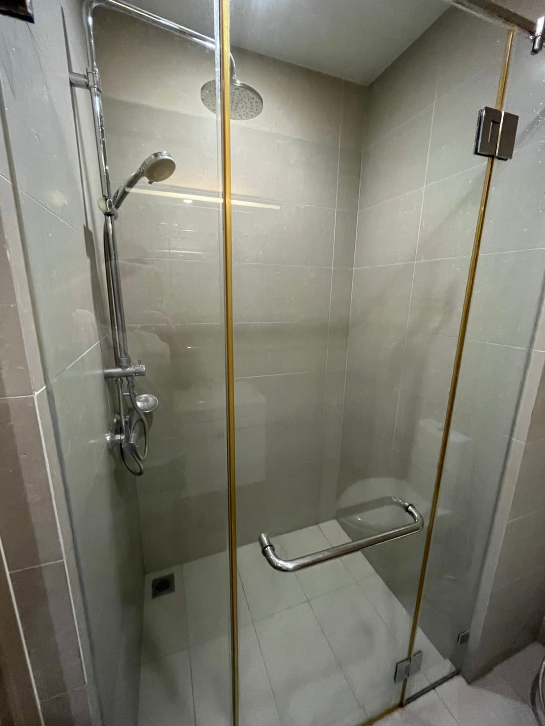 4971 – 303_bathroom.jpg