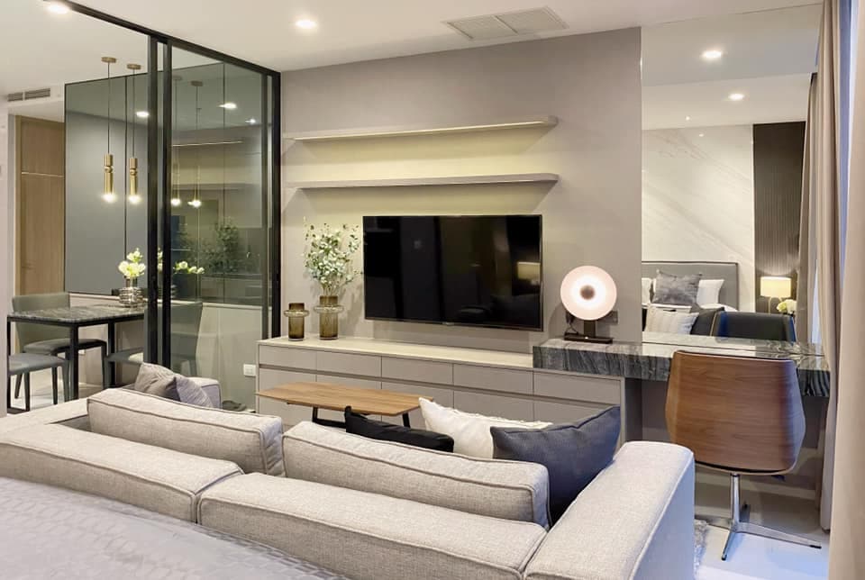 4972 – 102_living_room.jpg