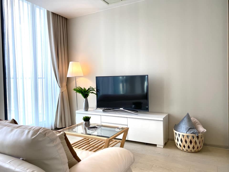 4974 – 102_living_room.jpg