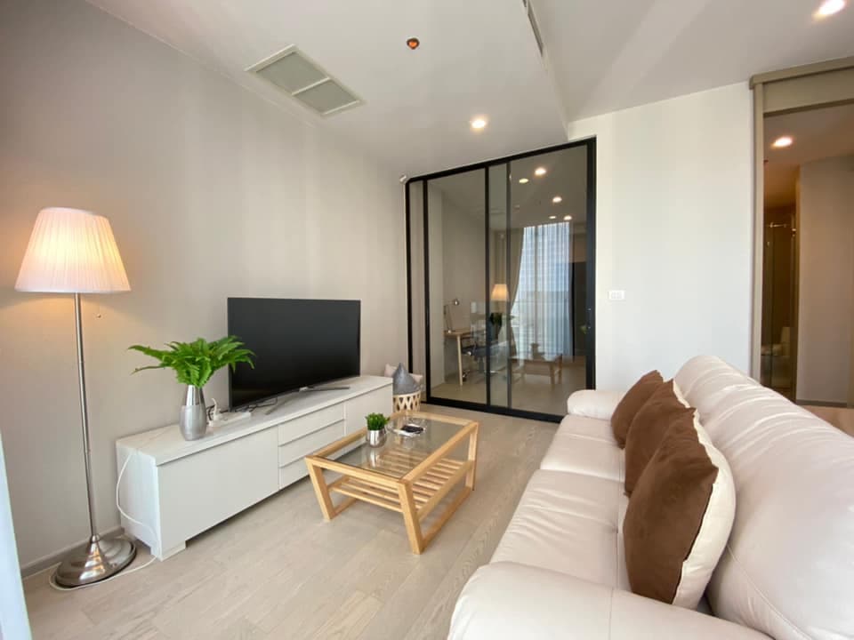 4974 – 106_living_room.jpg
