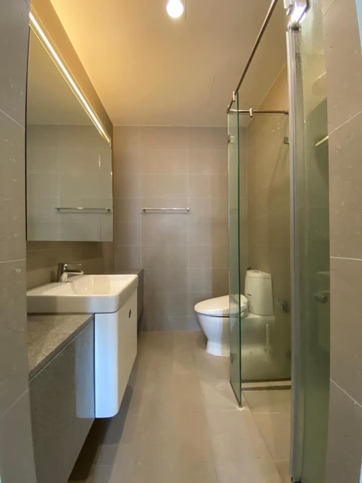 4974 – 301_bathroom.jpg