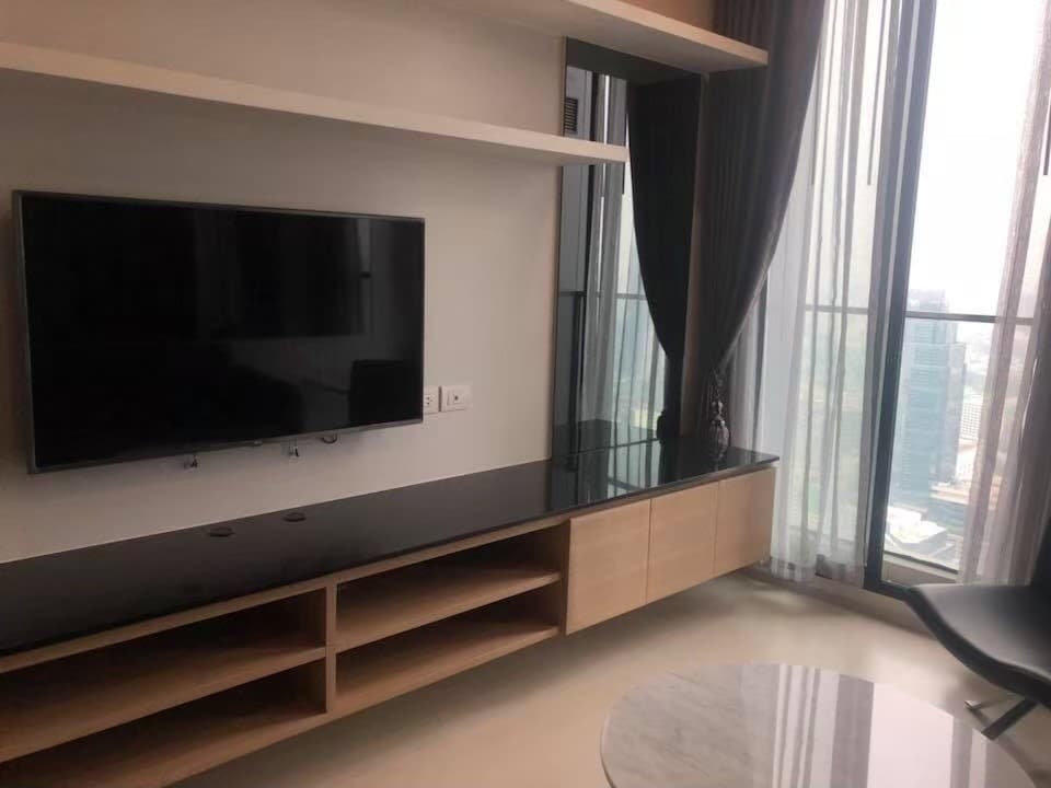 4975 – 102_living_room.jpg