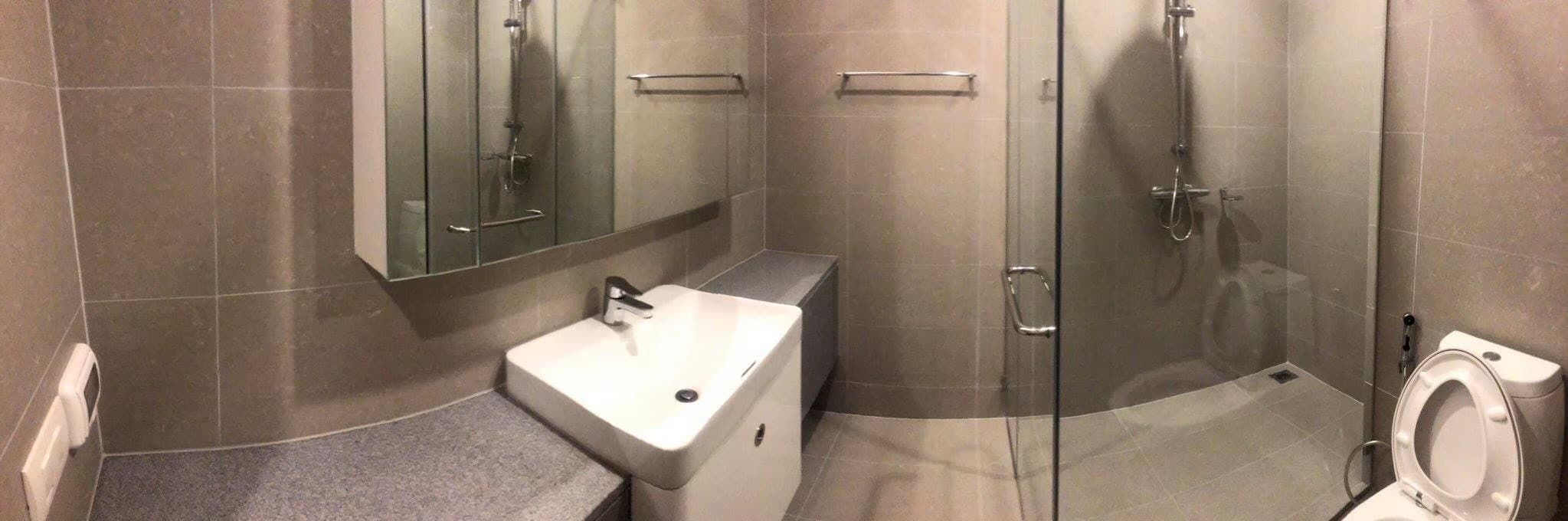 4975 – 301_bathroom.jpg