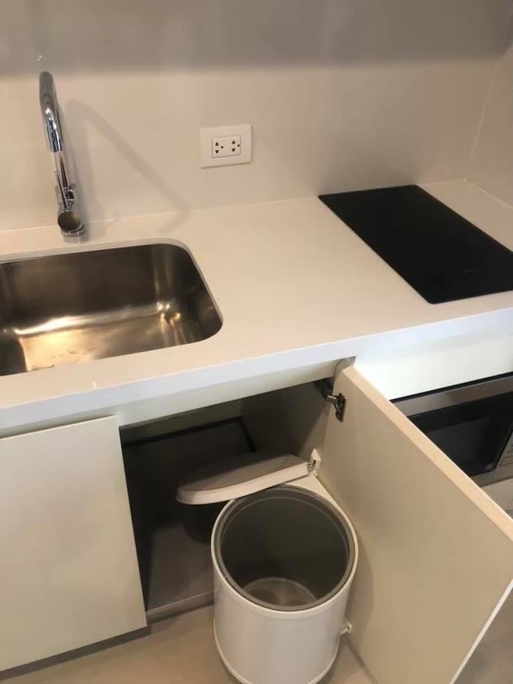 4975 – 401_kitchen.jpg