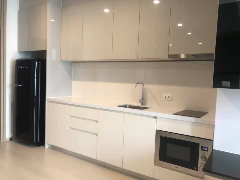 4975 – 402_kitchen.jpg