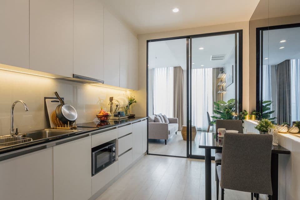 4977 – 105_living_room.jpg