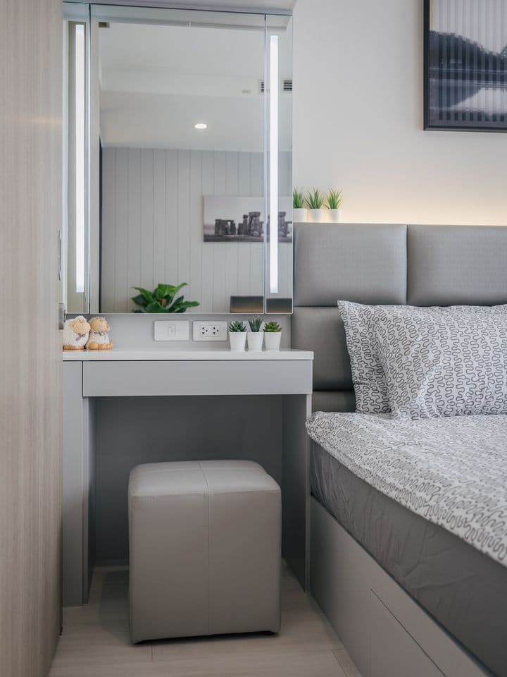 4977 – 301_bathroom.jpg