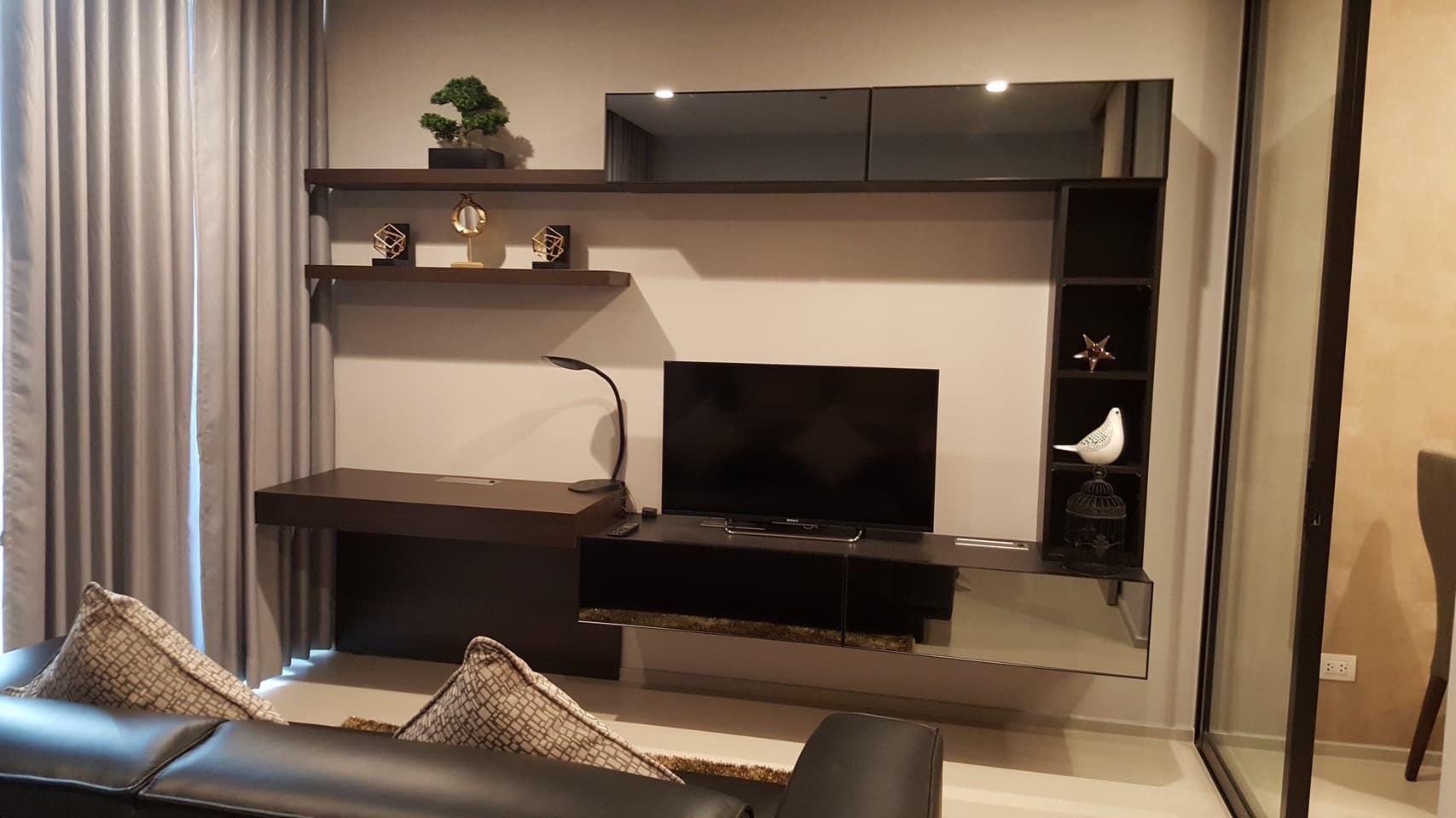 4979 – 101_living_room.jpg