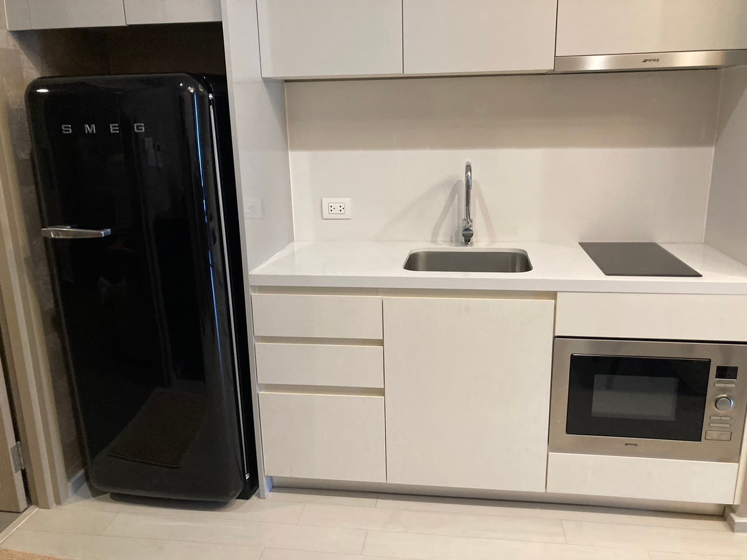 4979 – 403_kitchen.jpg