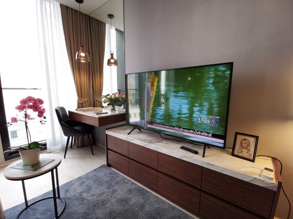 4984 – 105_living_room.jpg