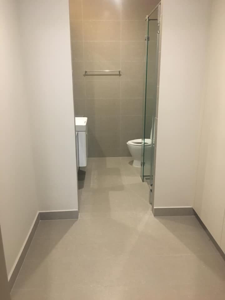 4987 – 301_bathroom.jpg