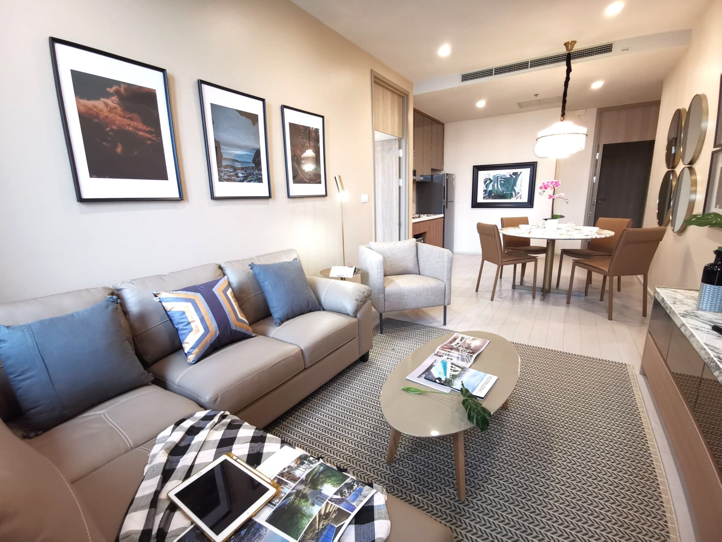 4993 – 102_living_room.jpg