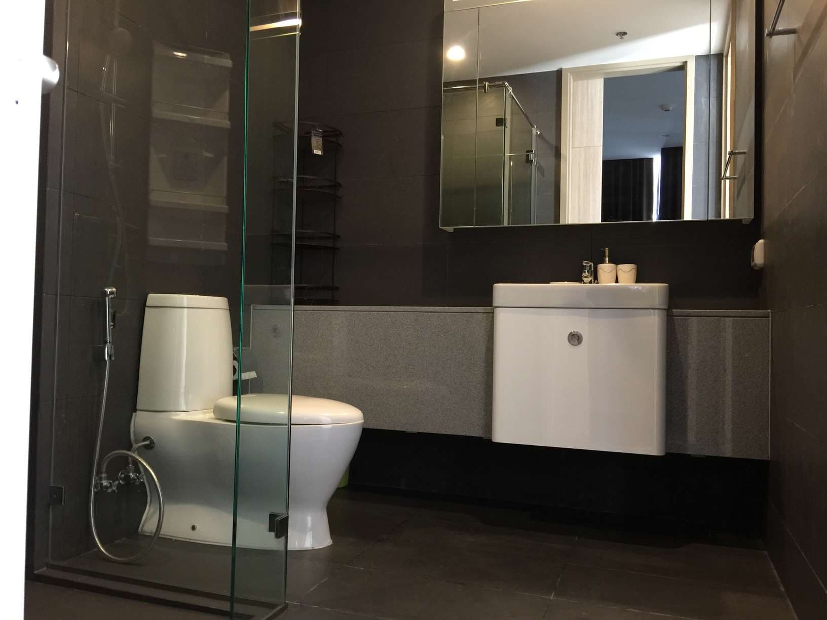 4994 – 301_bathroom.jpg