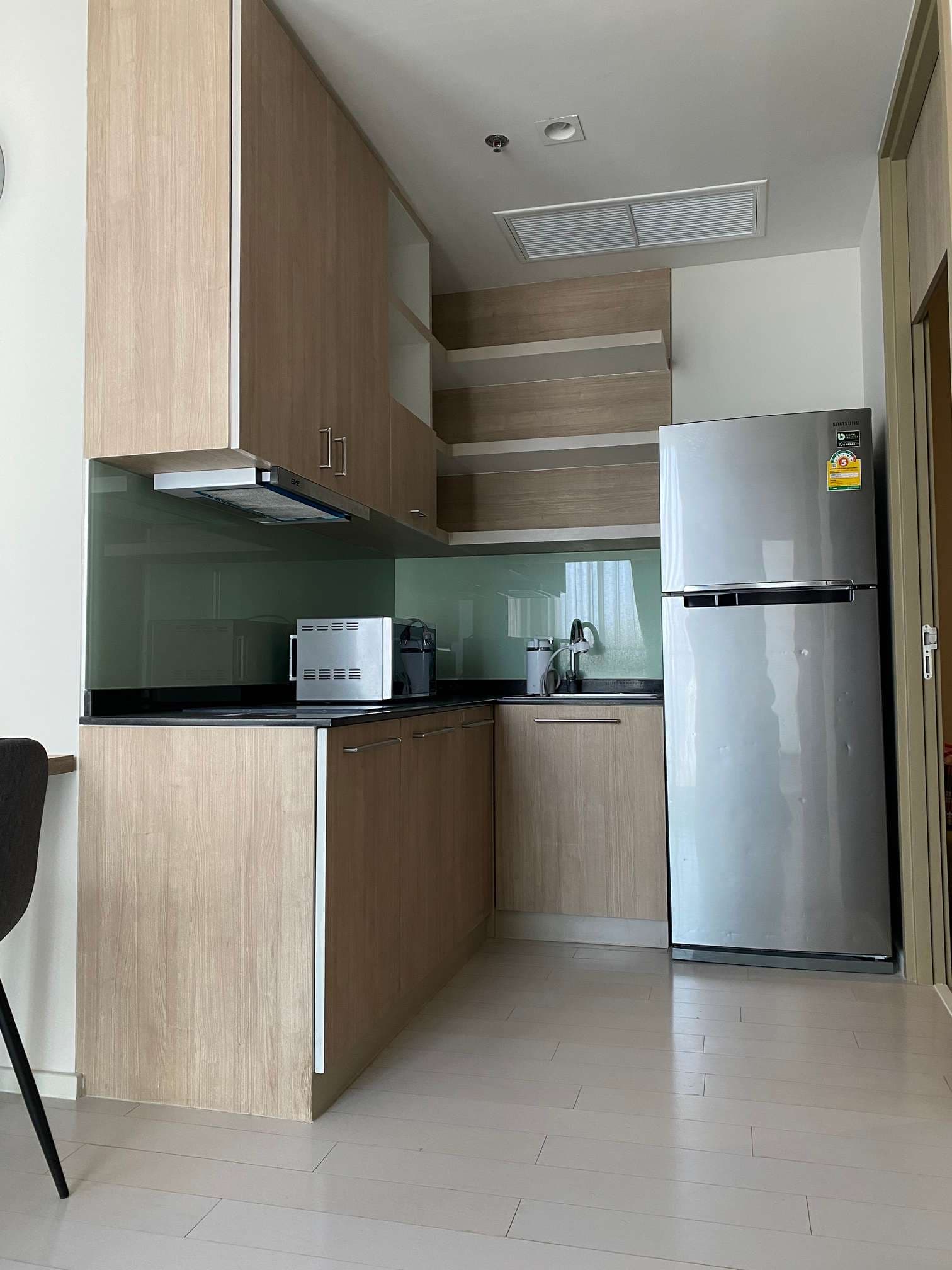 4994 – 401_kitchen.jpg