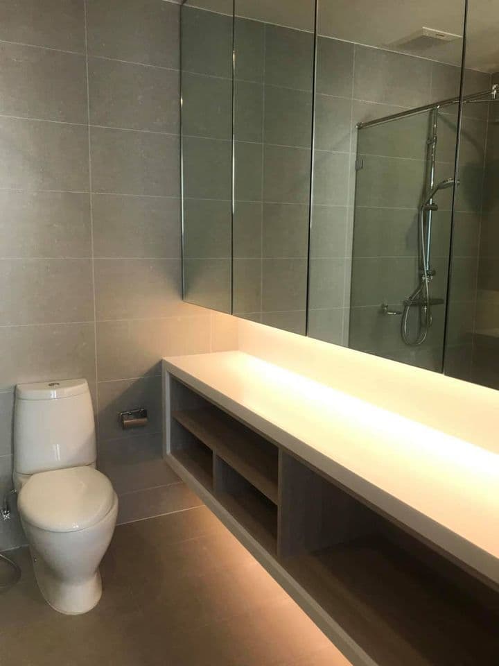 4996 – 301_bathroom.jpg