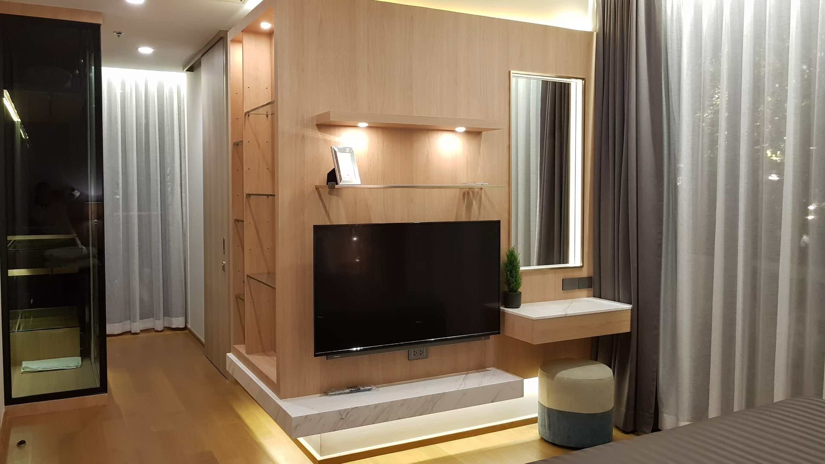 4999 – 102_living_room.jpg