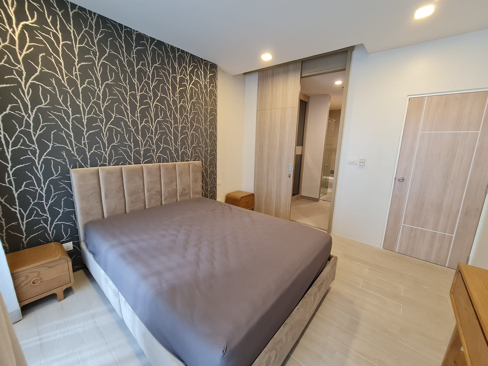 5004 – 201_bedroom.jpg
