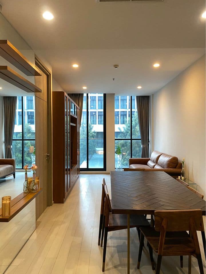 5007 – 102_living_room.jpg