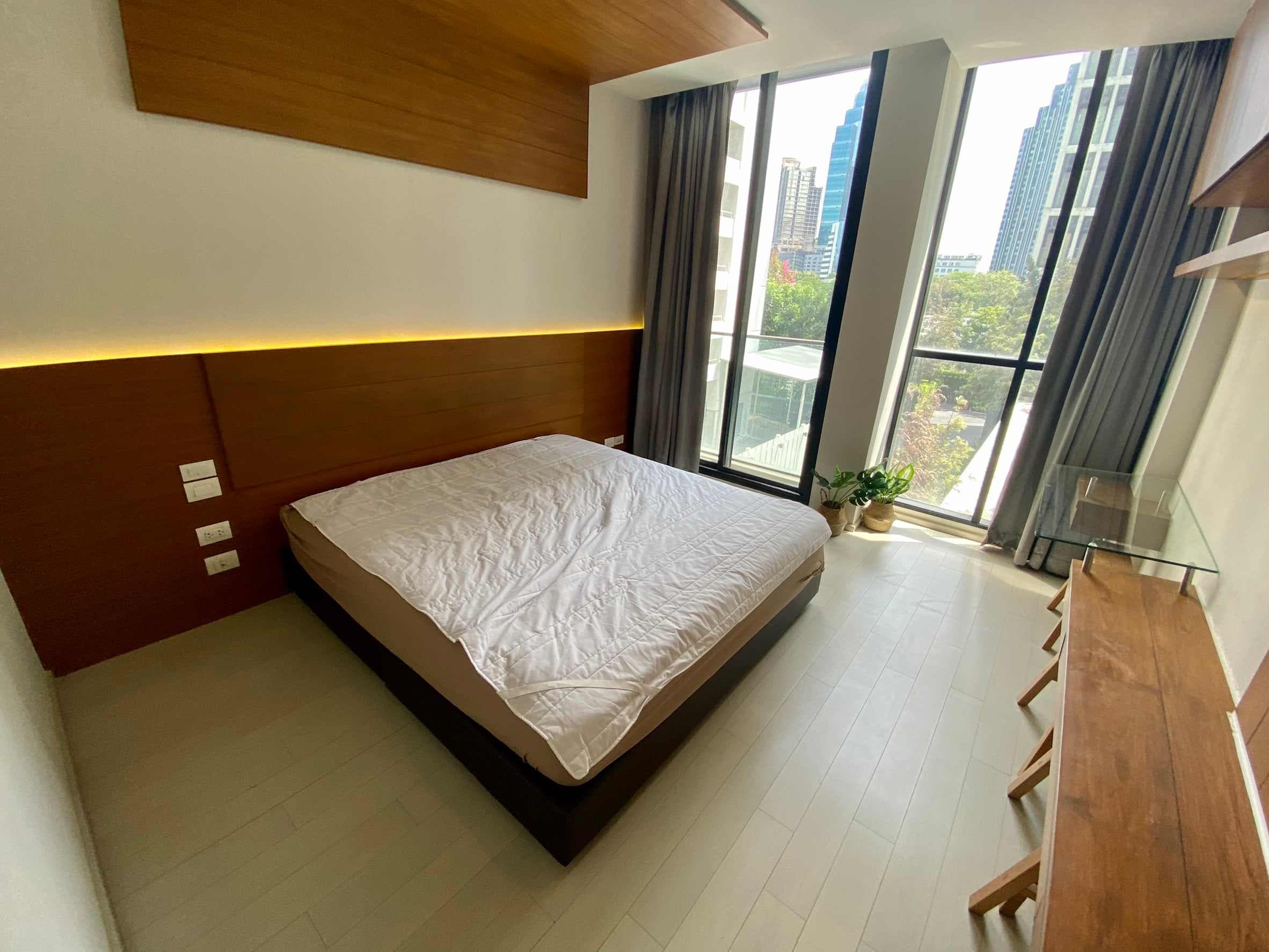 5007 – 202_bedroom.jpg