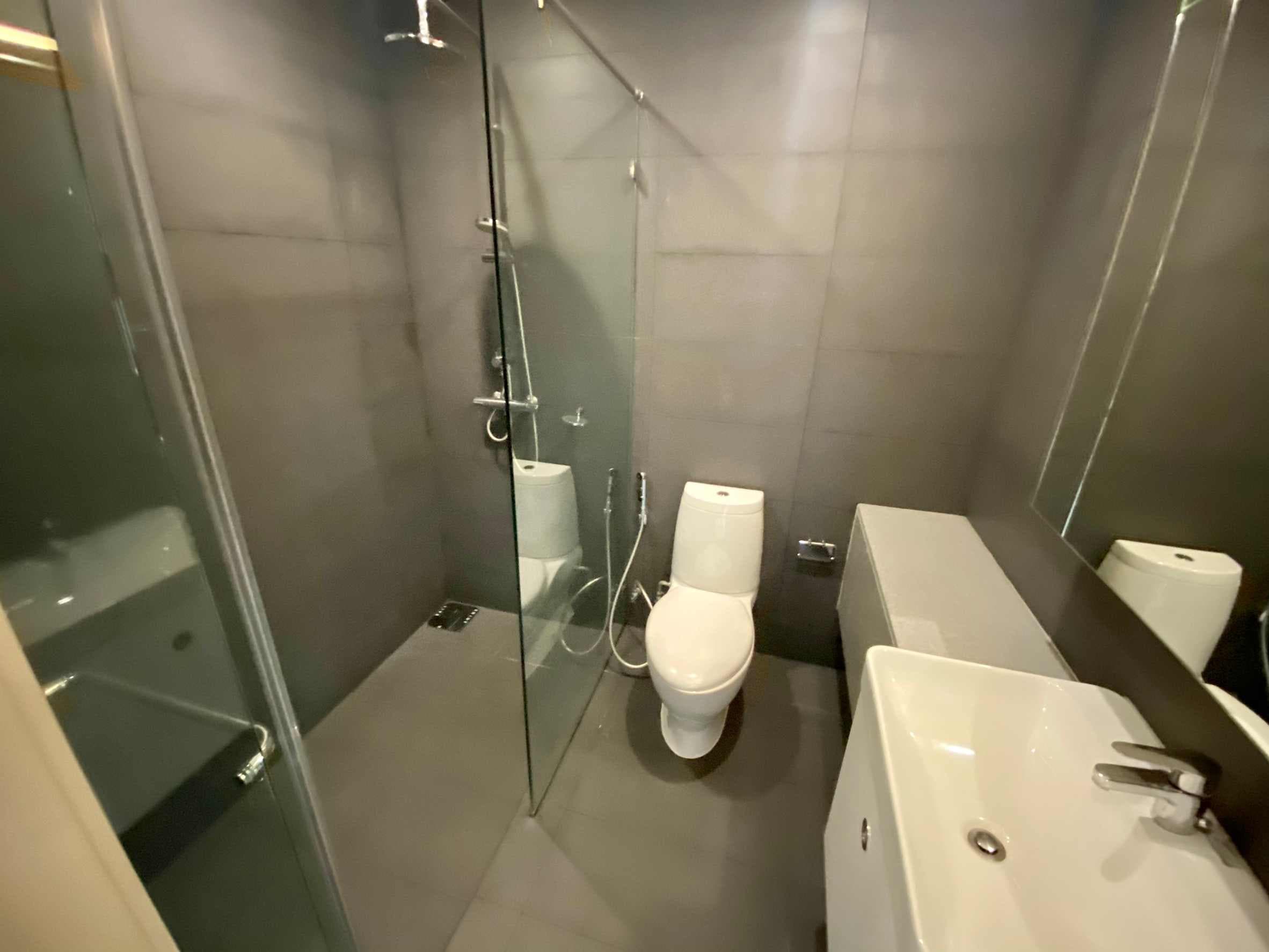 5007 – 301_bathroom.jpg