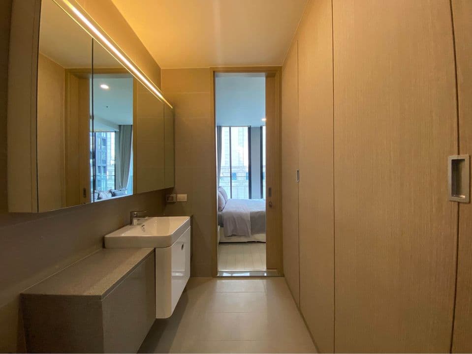 5009 – 302_bathroom.jpg