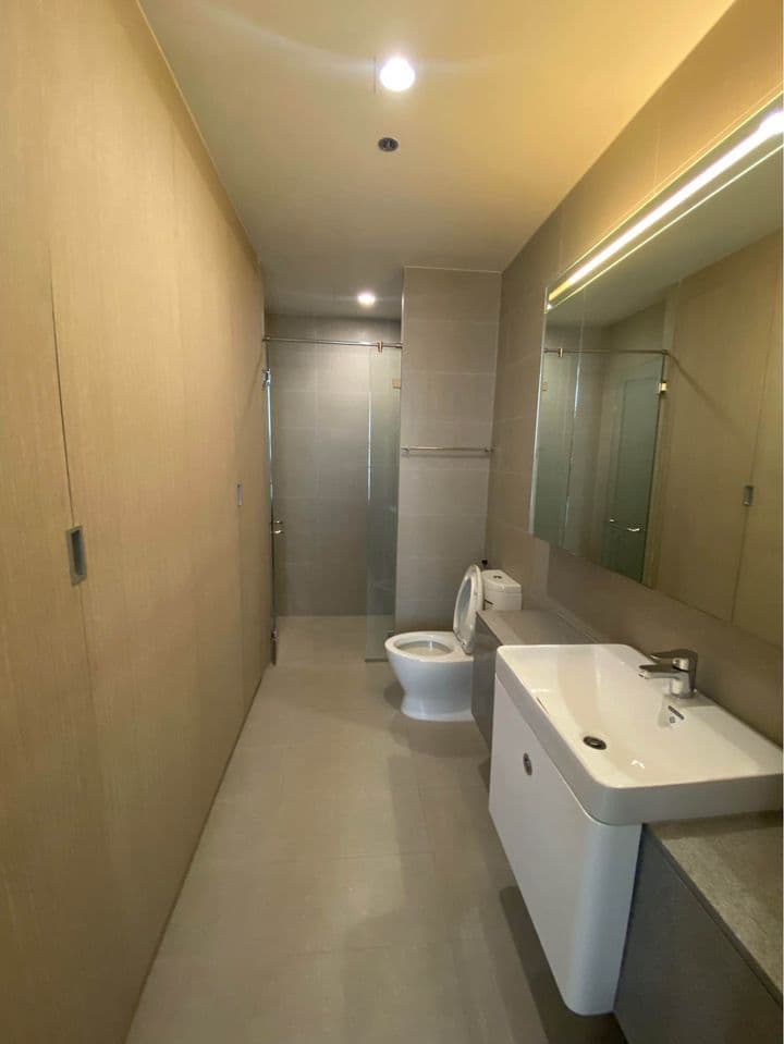5009 – 303_bathroom.jpg