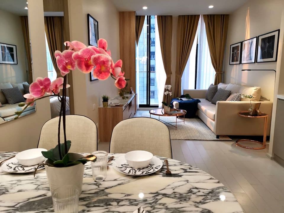 5010 – 107_living_room.jpg