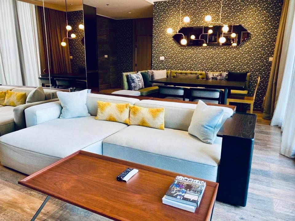 5013 – 102_living_room.jpg