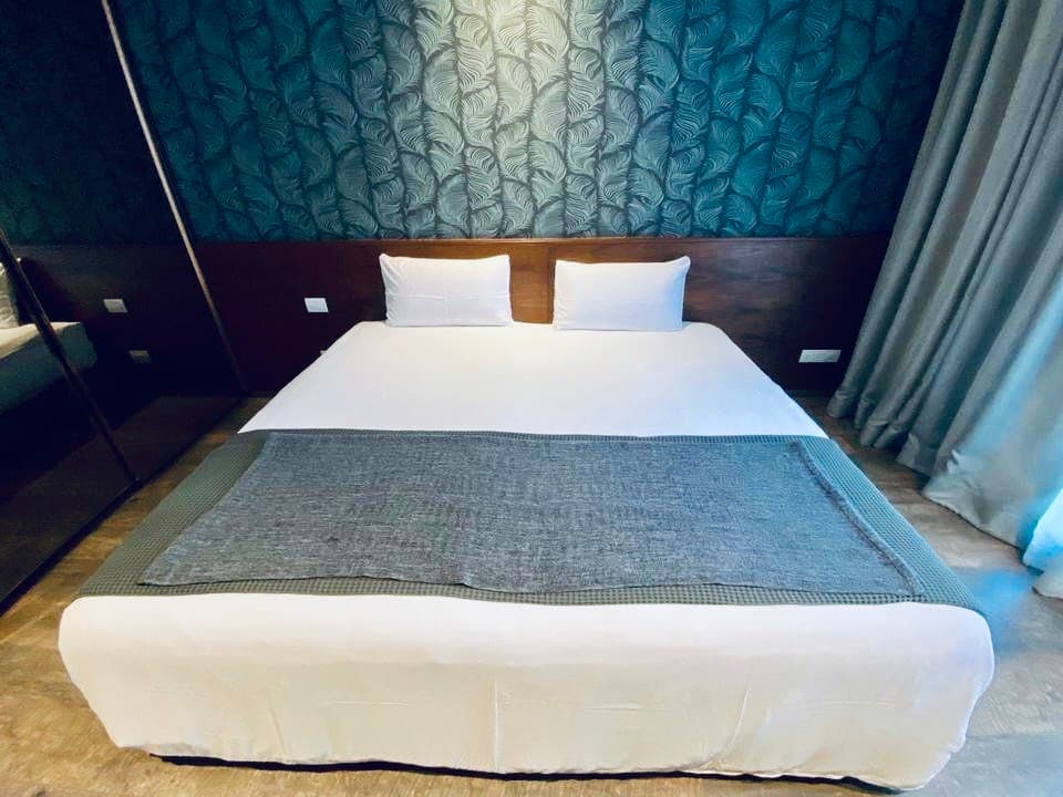 5013 – 203_bedroom.jpg