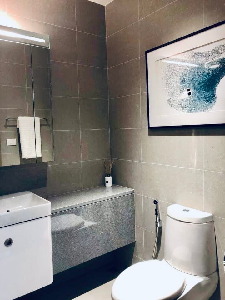 5013 – 301_bathroom.jpg
