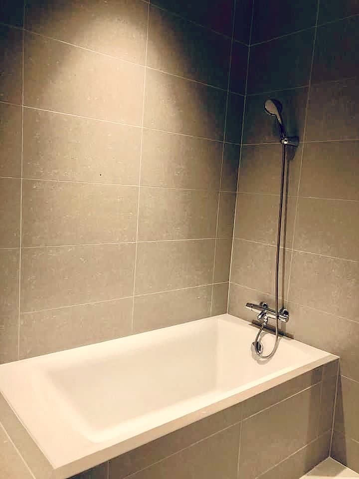 5013 – 302_bathroom.jpg