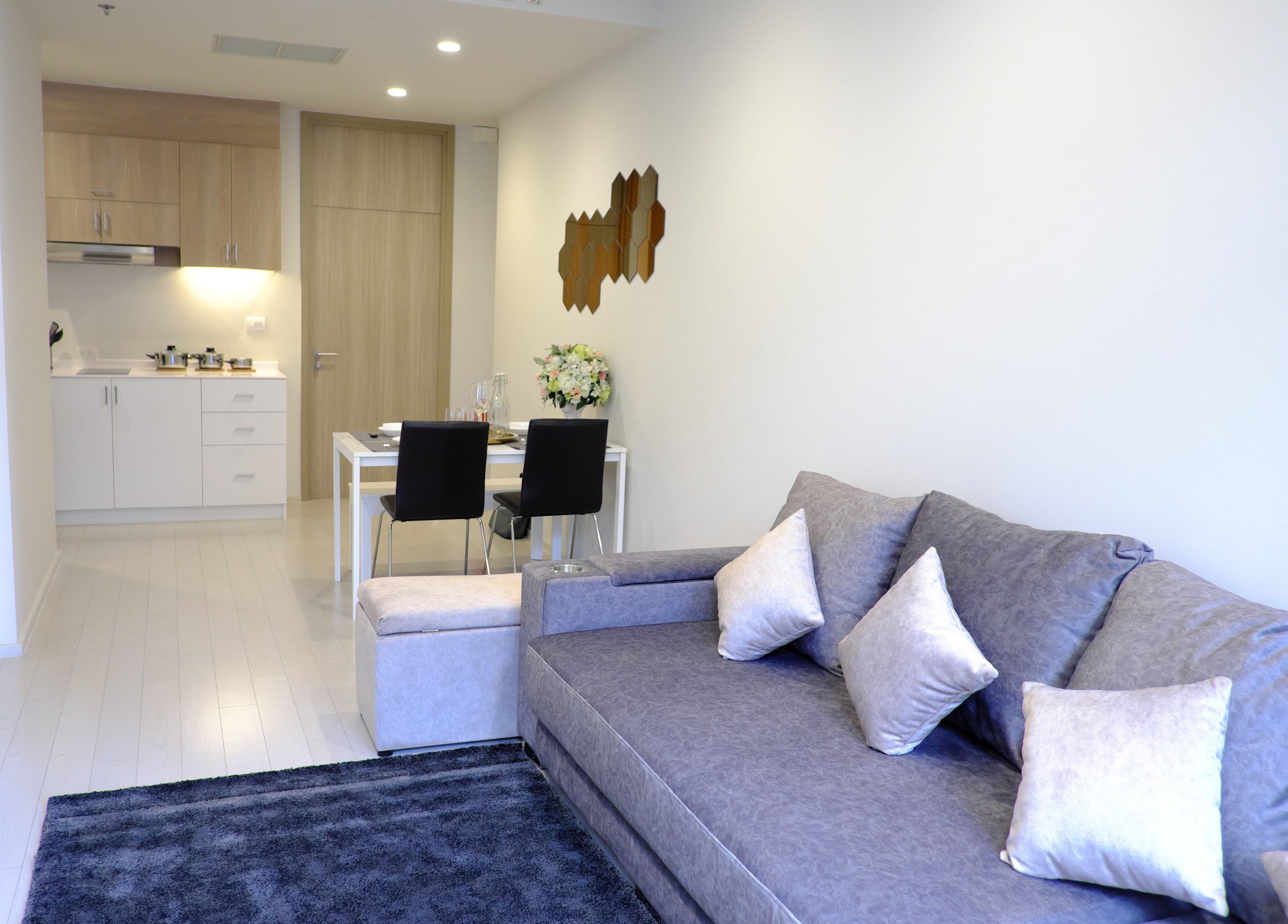 5014 – 102_living_room.jpg