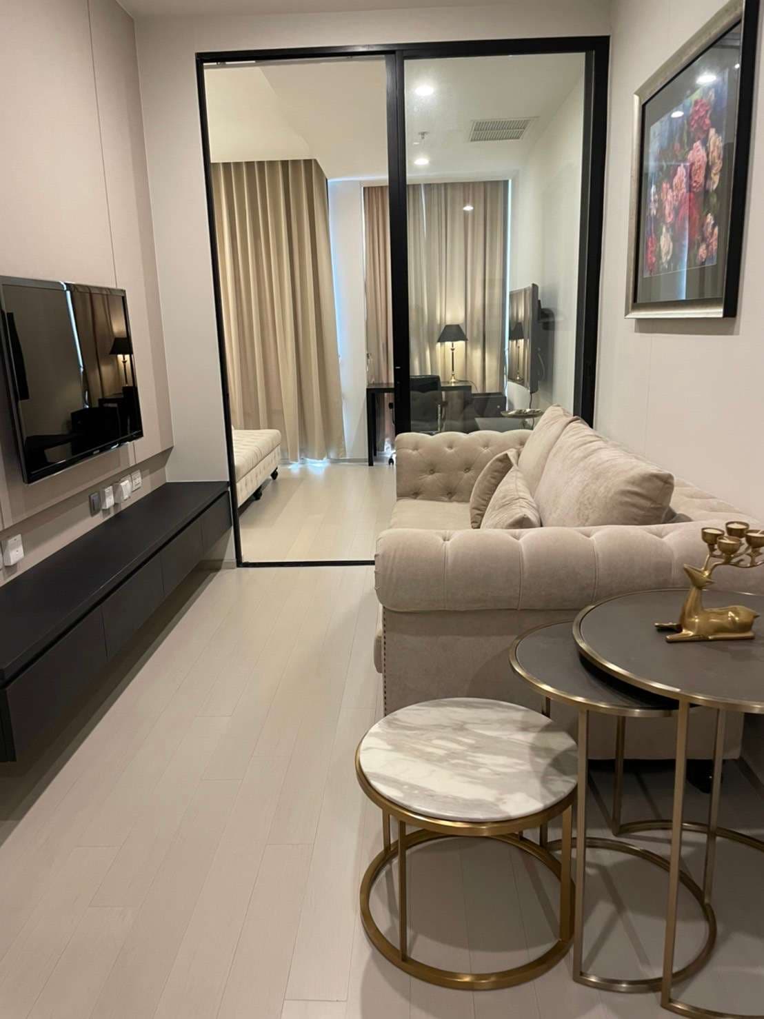 5016 – 101_living_room.jpg