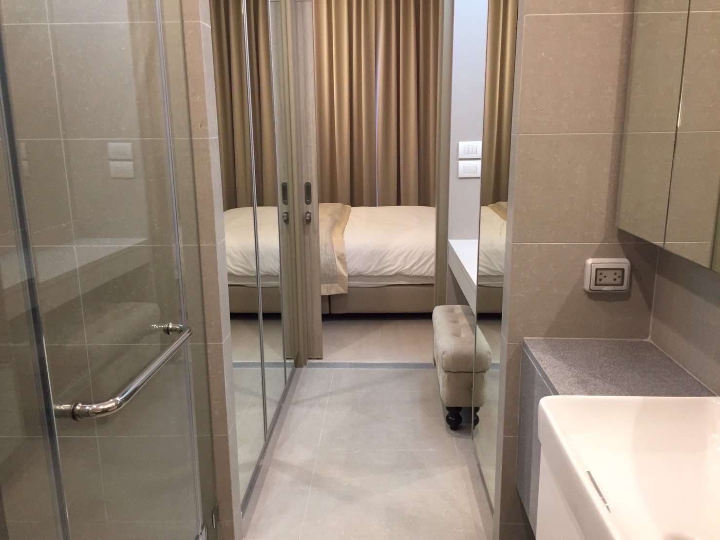 5016 – 202_bedroom.jpg